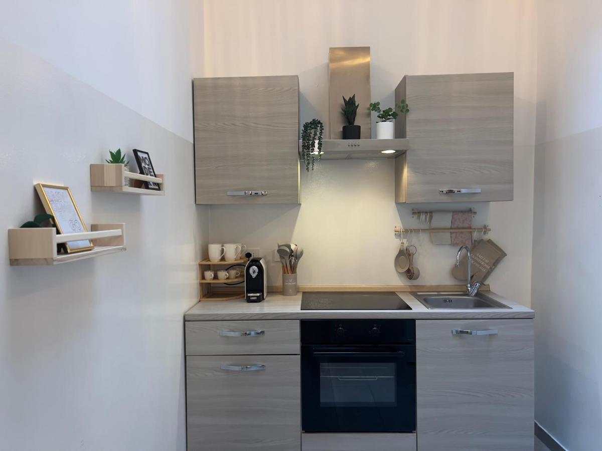 Regina Milano In Porta Romana 3 - Sky Tv, Wifi & Breakfast Box Apartamento Exterior foto
