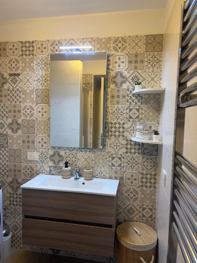 Regina Milano In Porta Romana 3 - Sky Tv, Wifi & Breakfast Box Apartamento Exterior foto